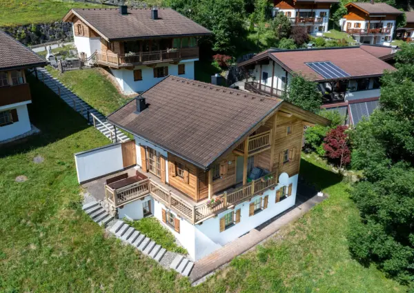 Sch C3 B6neben Chalet Waldkrone