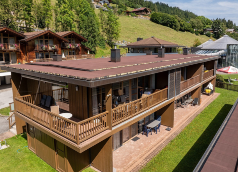 Sch C3 B6neben Haus Alpenaster terras zomers