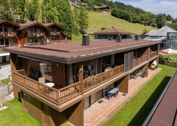 Sch C3 B6neben Haus Alpenaster terras zomers