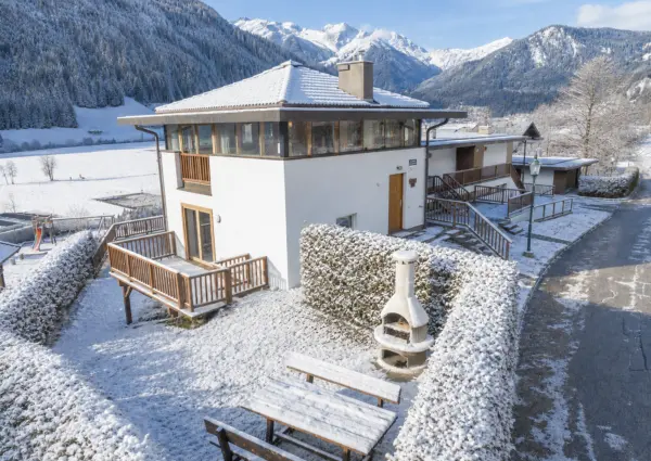 Wald im Pinzgau Sch C3 B6neben Haus am Bad