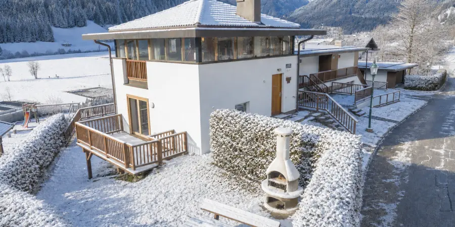 Wald im Pinzgau Sch C3 B6neben Haus am Bad