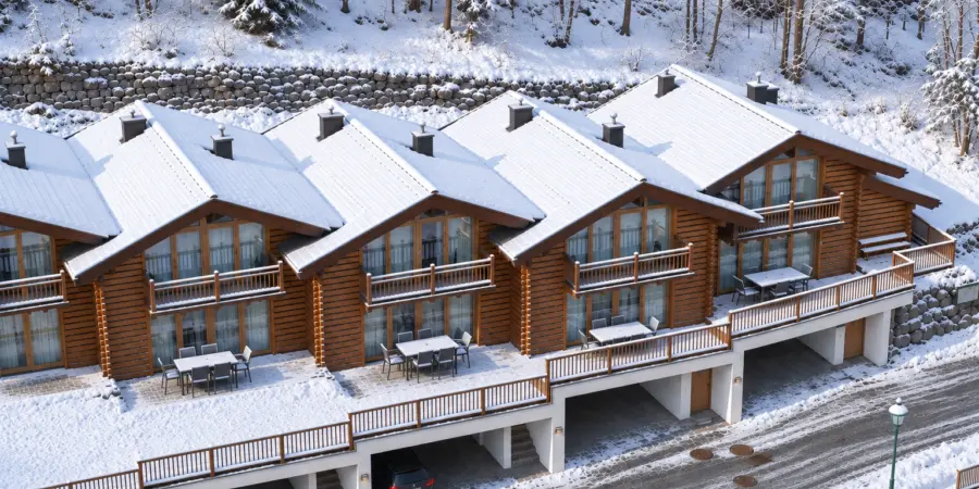 Wald im Pinzgau Sch C3 B6neben Haus Arnika winterse drone
