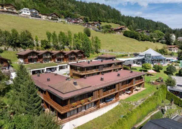 Sch C3 B6neben Hauses aanzicht naast zwembad