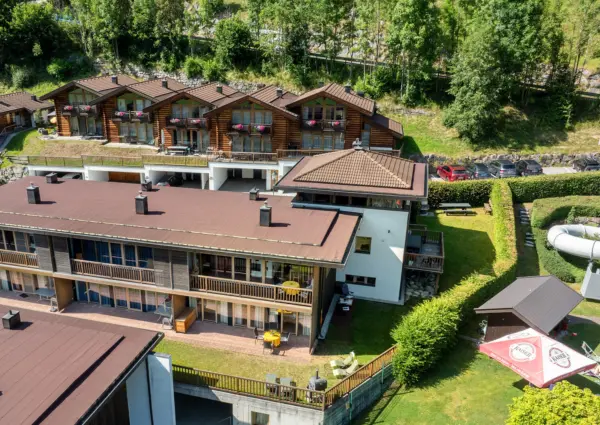 Sch C3 B6neben Haus Elisabeth Terras naast zwembad