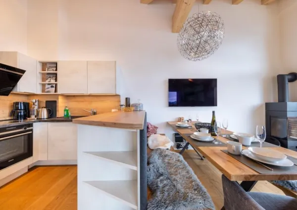 0005 HK Silber Suite 3