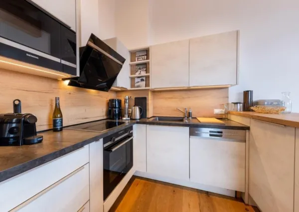 0006 HK Silber Suite 4