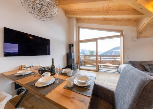 0008 HK Silber Suite 6