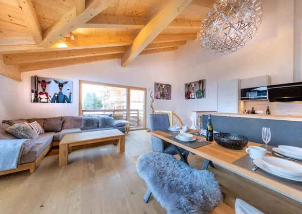 0009 HK Silber Suite 8