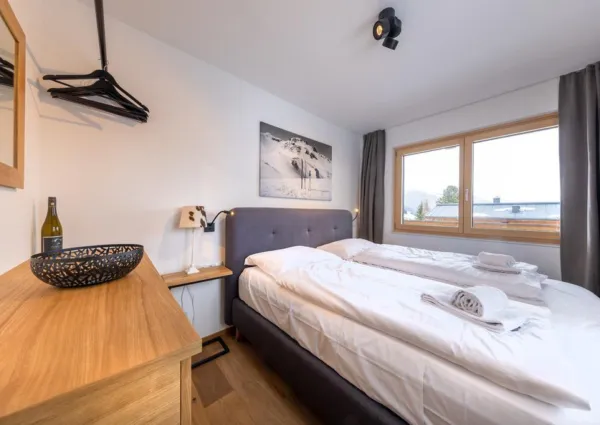 0010 HK Silber Suite 9