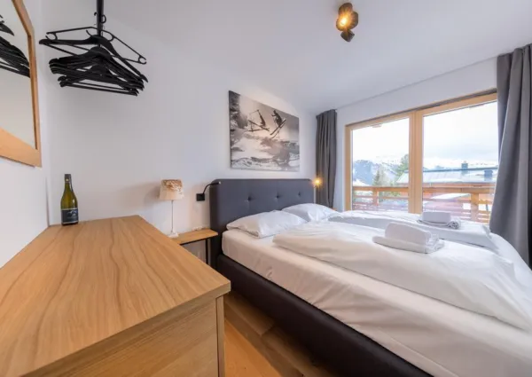 0013 HK Silber Suite 12