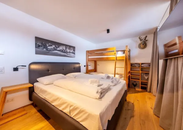 0014 HK Silber Suite 17