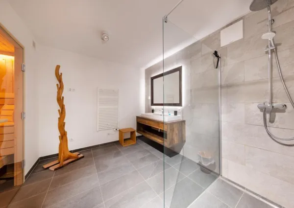 0016 HK Silber Suite 18