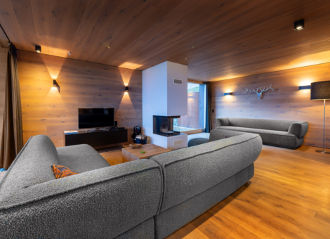 Bramberg Smaragdresort Eisenrose woonkamer 1