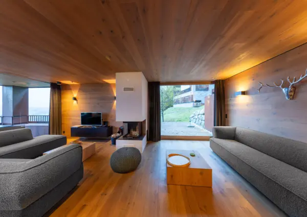 Bramberg Smaragdresort Eisenrose woonkamer 2