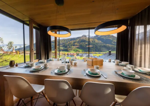 Bramberg Smaragdresort Eisenrose eetkamer 4