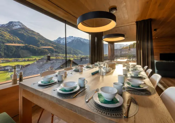 Bramberg Smaragdresort Eisenrose eetkamer 8