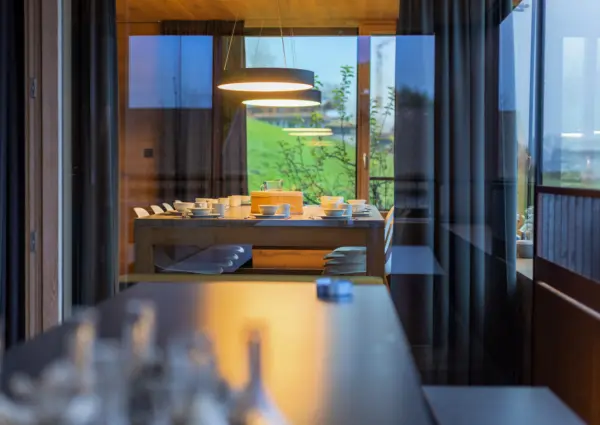 Bramberg Smaragdresort Eisenrose eetkamer 10