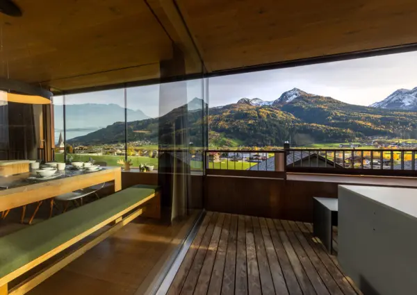 Bramberg Smaragdresort Eisenrose terras uitzicht 1