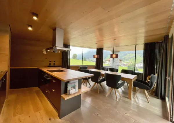 Smaradresort Top 4 8 nieuwe stoelen in keuken