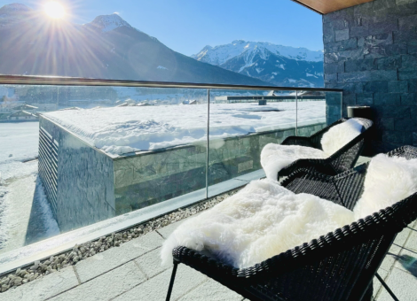 Bramberg Smaragdresort 4 8 Winters zitje buiten