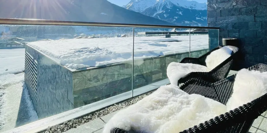 Bramberg Smaragdresort 4 8 Winters zitje buiten