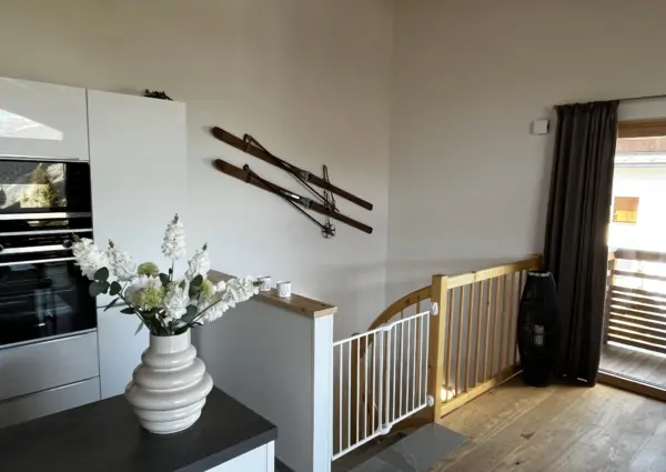 Snowfall woonkamer met traphekje