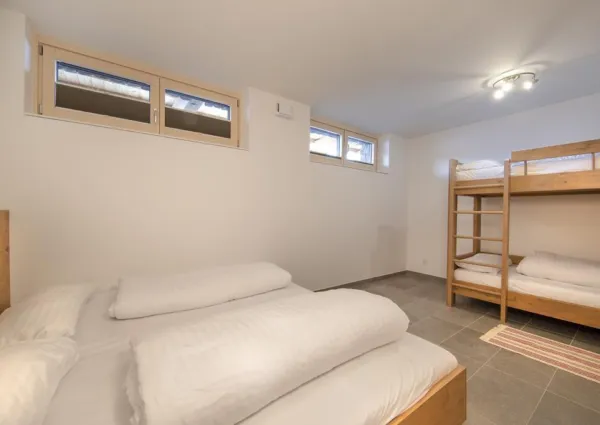 0010 HKR Snowfall 10