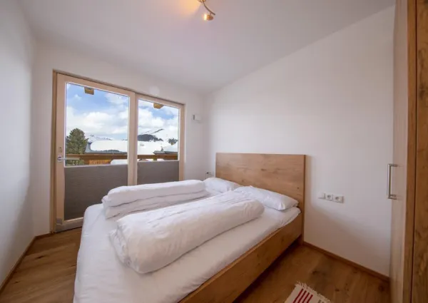 0013 HKR Snowfall 14