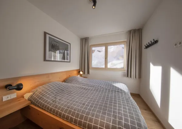 0010 HKR Hide Out 10