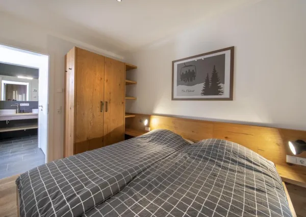 0011 HKR Hide Out 11