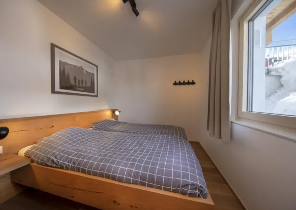 0013 HKR Hide Out 13