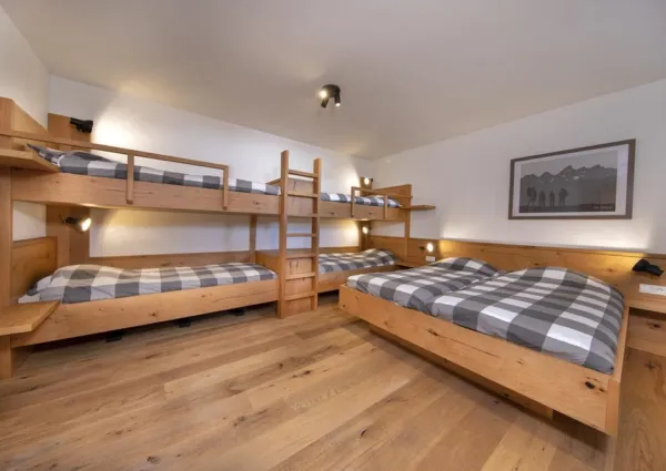 0014 HKR Hide Out 14