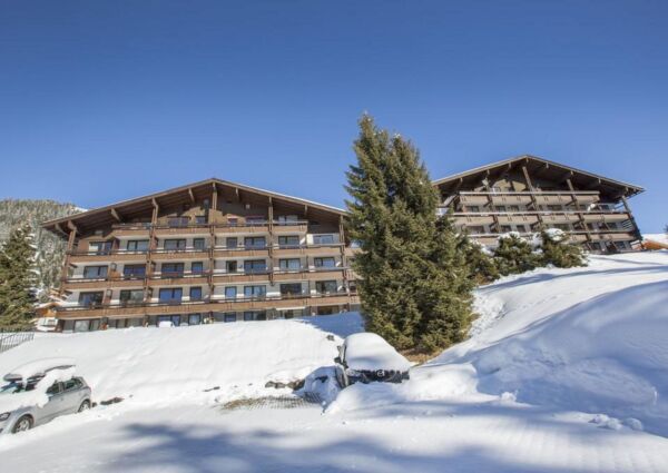 Wiesberger 62 Königsleiten - 
<ul>
  <li>Perfecte ligging nabij de piste van de Zillertal Arena en skibus</li>
  <li>Volledig uitgeruste keuken en comfortabele voorzieningen</li>
  <li>Levendige après-ski en zonnig terras</li>
</ul>